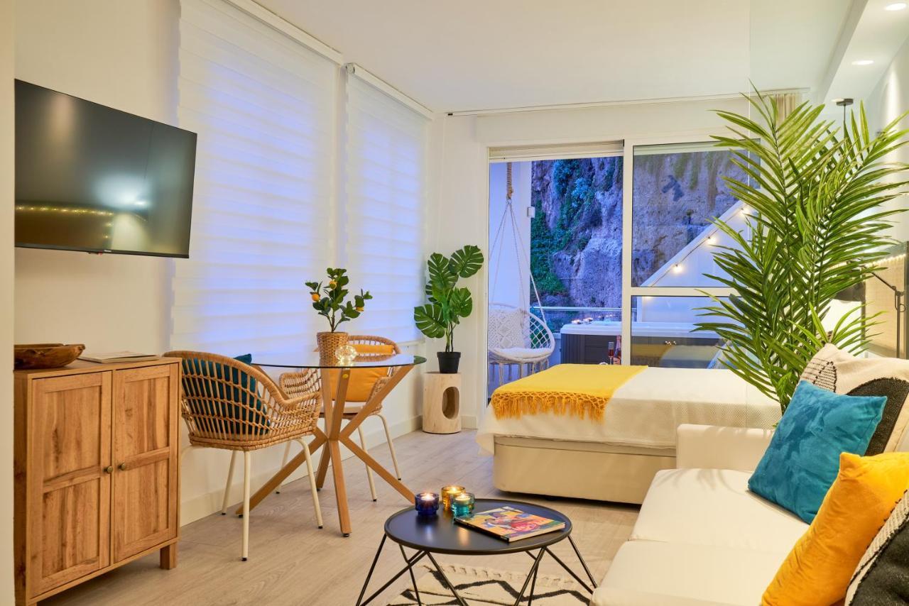 Suite Roca Chica Torremolinos Exterior photo