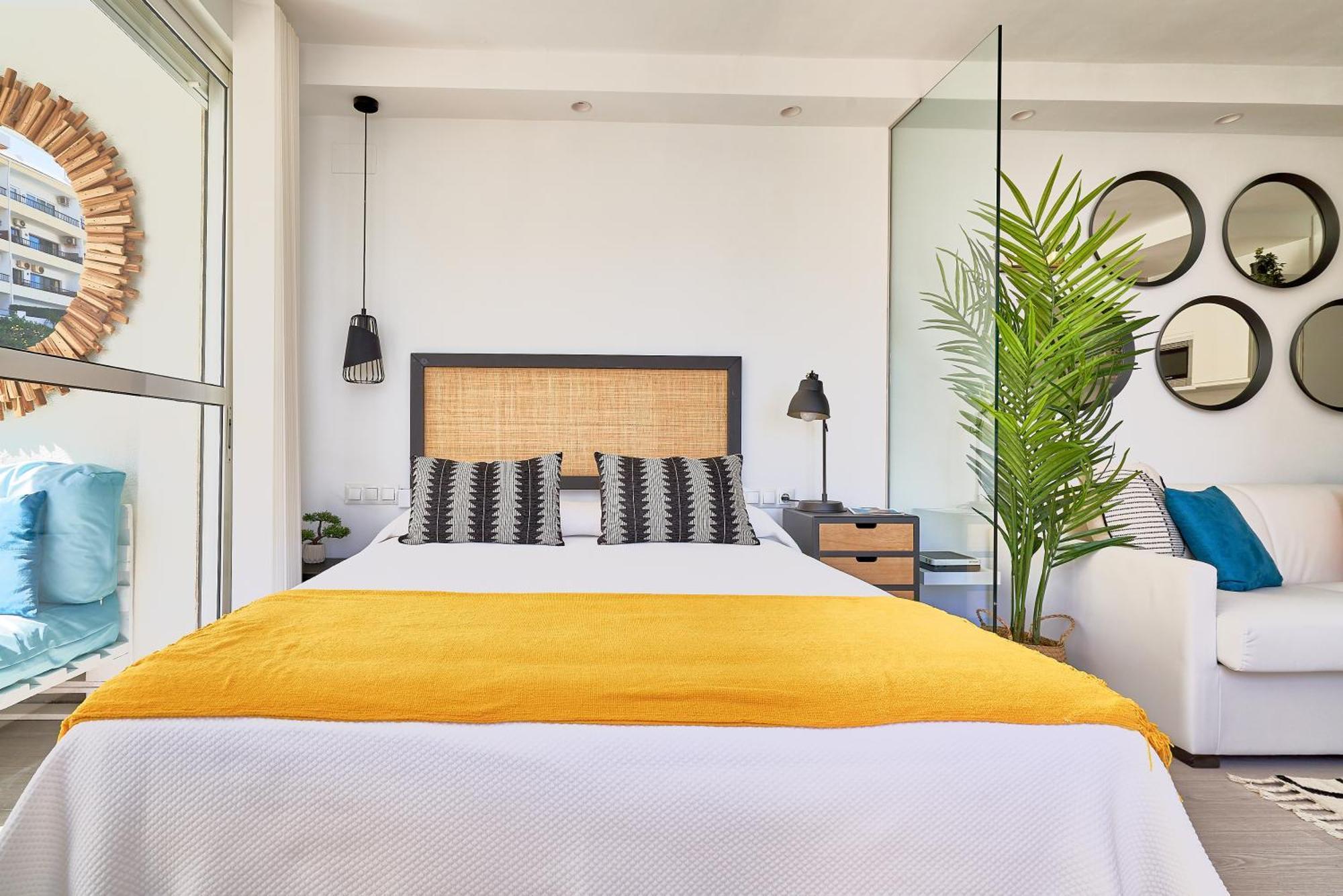 Suite Roca Chica Torremolinos Exterior photo